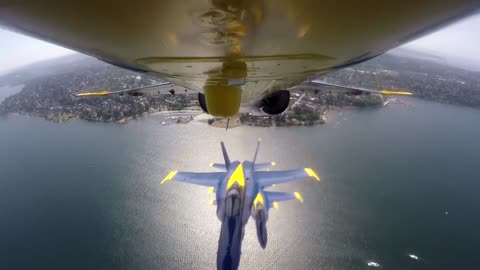 Amazing cockpit view! Highlights of the U.S. Navy Blue Angels
