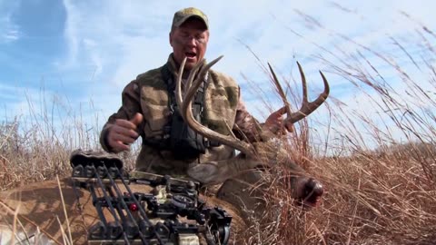 Bowhunting a Kansas Whitetail