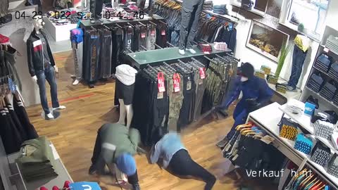 Leftist attack a so-called “Right wing” shop