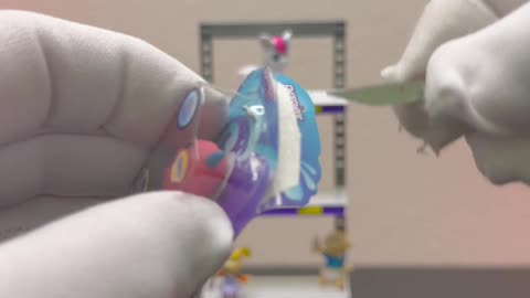 What’s Inside The Toy Mini Brands FINGERLINGS NELLY 😍 🥰 #shorts #asmr #minibrands