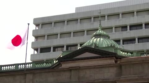Kuroda holds steady course at last BOJ meeting