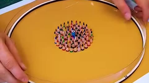 Creating DIY clock from coloured pencils