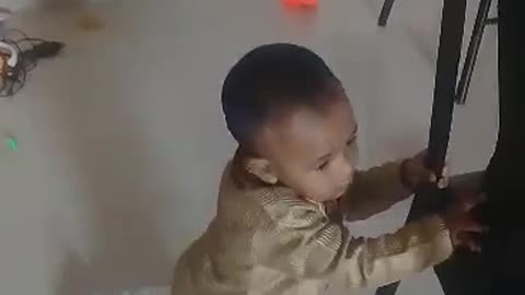 Kids first walking. When a kid started to walk. so satisfying video