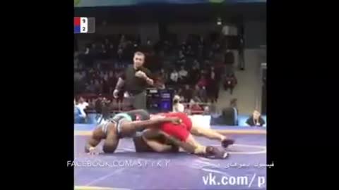 Wrestler made the referee to intervene