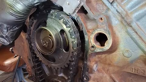 Ford 460 engine. Cleaning gasket surfaces #ford #truck #f250 #shorts #trending