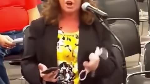 Virginia mom shows how to handle a democrat school board member who wants you to obey