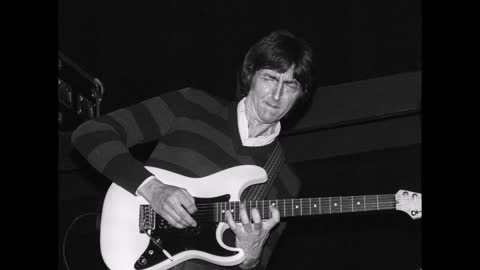 Allan Holdsworth Type Chords (with tablature)