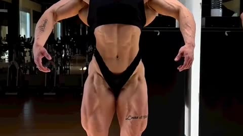 Female Bodybuilder gain muscles