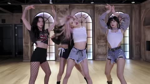 BLACKPINK - 'Lovesick Girls' DANCE PRACTICE VIDEO (1)
