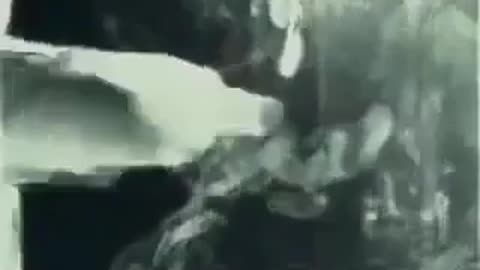 Rare Video Bruce Lee playing ping-pong with Nunchaku ️‍🔥 ️‍🔥