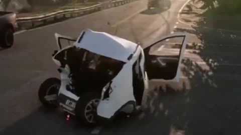 Dangerous car crash