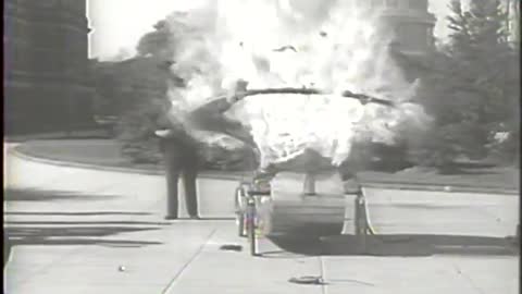 Funny_Flying_Car_on_Fire_(History's_Playlist)-Invention