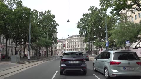 Driving Downtown - Vienna 4K - Austria(00h01m57s-00h03m55s)