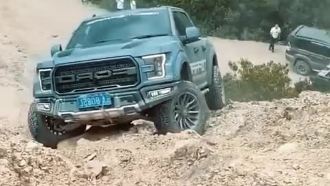 FORD 3.5T climbing mountains Grip all the way biggest hummer SUV