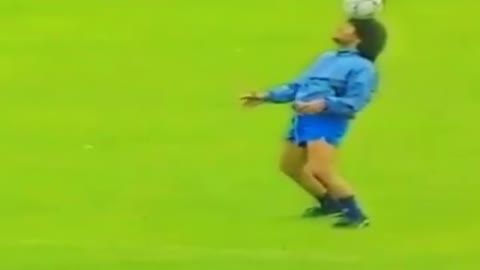 Cool Maradona skills.. Cool tricks