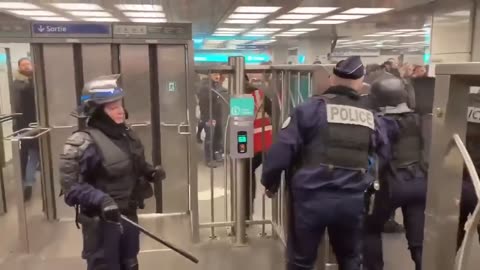 France: riot police inside the Paris metro