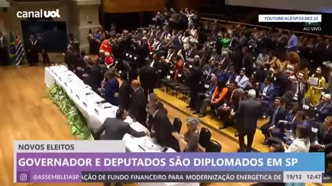 Tarcísio de Freitas é diplomado governador de São Paulo com coro de 'mito'