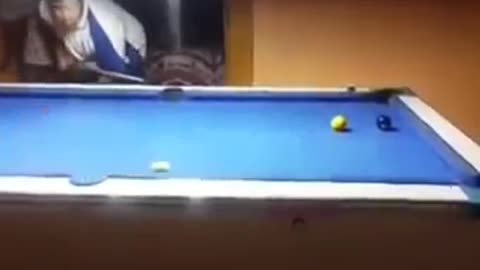 Confuse the white ball