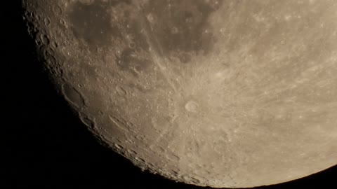 Moon Super Zoom