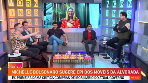 Michelle Bolsonaro afirma que móveis retirados do Alvorada eram seus