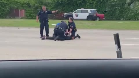Texas: Guy just chased down by Plano police in the middle of 75