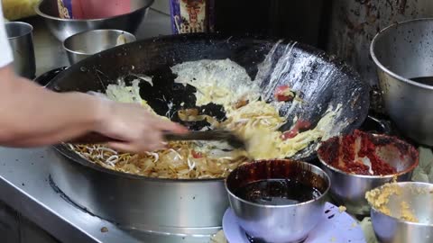 Fried Kway Teow Noodles that won 1st place in Singapore Hawker Street Food