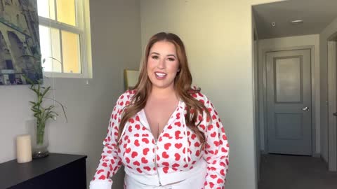 VALENTINE’S DAY TRY ON HAUL WITH DOLLS KILL - Lauren Sangster