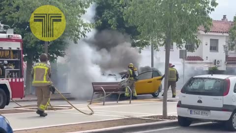 Incendio de un taxi en Barcelona en Santa Perpètua de Mogoda