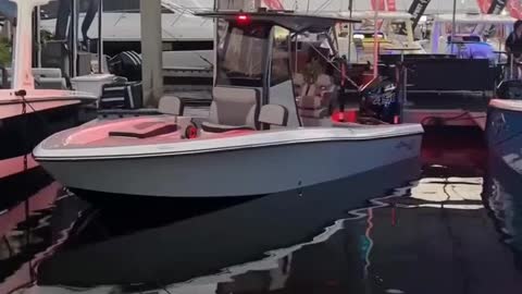 1950# Blackwater Boats at Ft Lauderdale Boat ShowjUFzvHJwBU