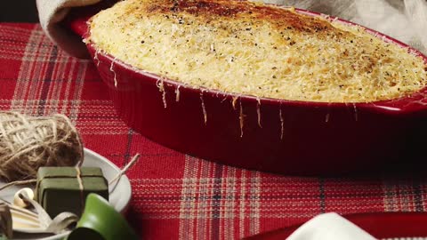 /shepherds-pie-on-christmas-table