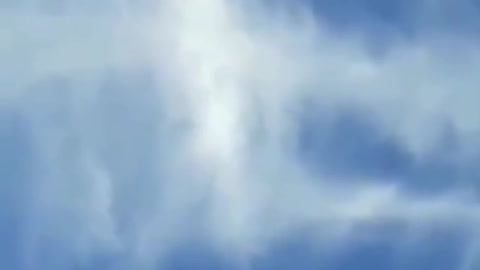 Strange phenomenon in the Syrian sky