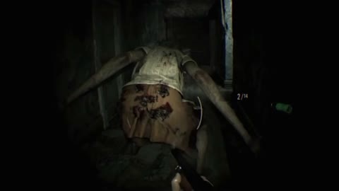 Playing Resident Evil 7 in VR when suddenly...