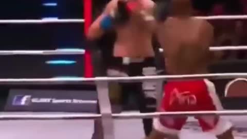 MOST SAVAGE 30 SECOND IN KICKBOXING HISTORY ....#SHORTS #MMA #BOXING #KICK