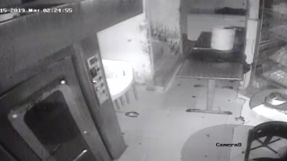 Ladrón que asaltó una panadería huyó por el techo