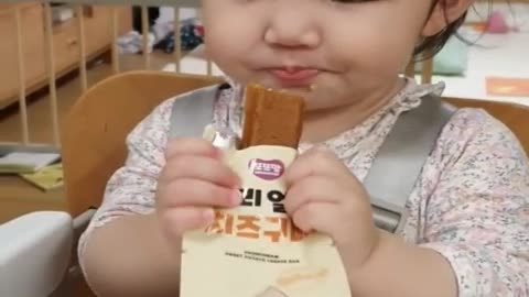 Baby likes ice cream.