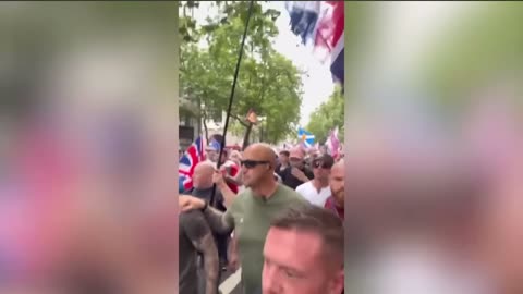Tens of thousands marched in solidarity with the “most hated” man in the UK, Tommy Robinson ❤️✝️🇺🇸🇬🇧