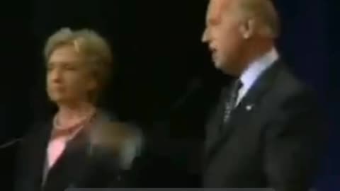 A partir de junho de 2007. Joe Biden casualmente insinuando que Barack Obama é gay.