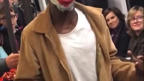 Joker vs Pennywise on Train