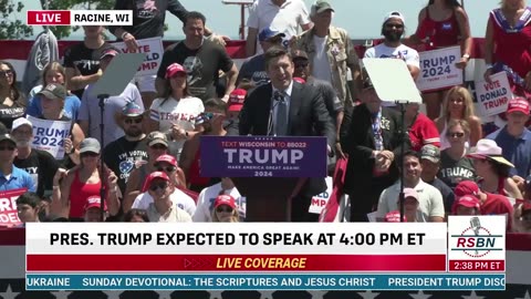 Trump Rally Opener Biffs Attack Line — Tells Joke About How Old ‘Donald Trump’ Is