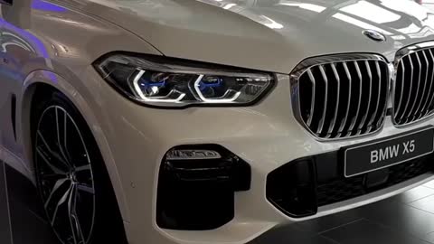 Show The Front Of The BMW X5