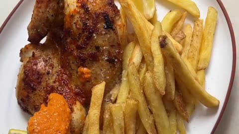 This Piri Piri Chicken with a homemade smokePPiri sauce is a must for dinner