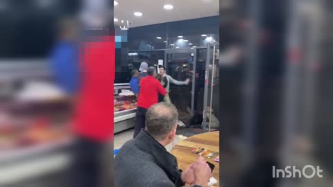 Fight in a restraunt between customer and manager funny🤣
