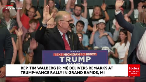 Tim Walberg Leads Michigan Voters In Prayer At Trump-Vance Rally: 'I Pray For Our Republican Party'