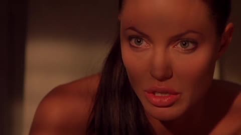 Angelina Jolie Kissing Scene | Angelina Kisses Gerard Butler's Nipple | So Hot | Lara Croft