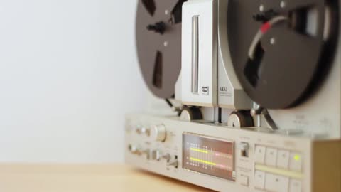 Compact Cassettes contain two miniature spools