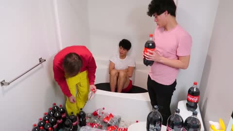 Experiment: Coca Cola and Mentos Inside Bathtub