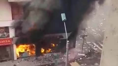 Videos: Así destruyeron sucursales bancarias en Cali durante el paro