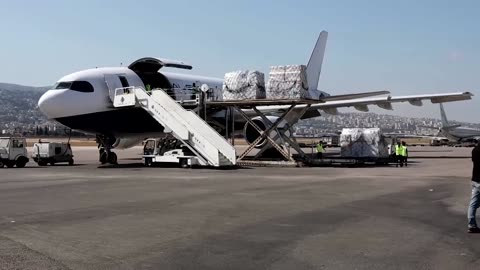 Vacationers leave, medicines arrive in Lebanon amid fears of war