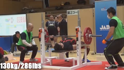 Olympic Weightlifter tries powerlifting competition - He squatted too low