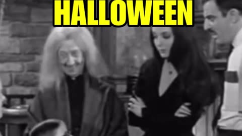 CS #12 The Addams Family Wednesday & PUGSLY Halloween !